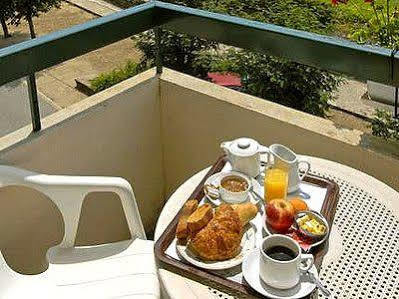 Les Chemins Francis - Modern Hotel Bagnols-les-Bains Extérieur photo